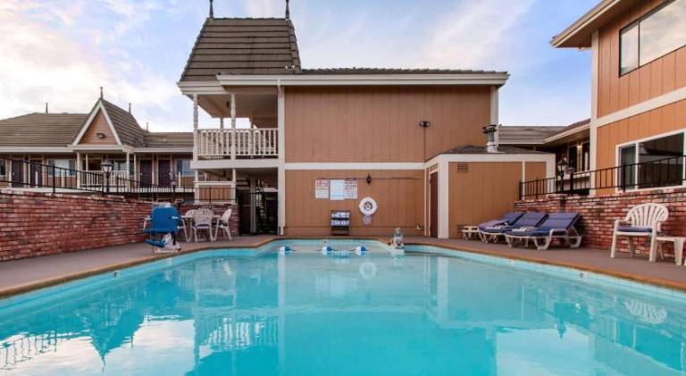 Ramada Bayside Inn & Suites Eureka — photo 5