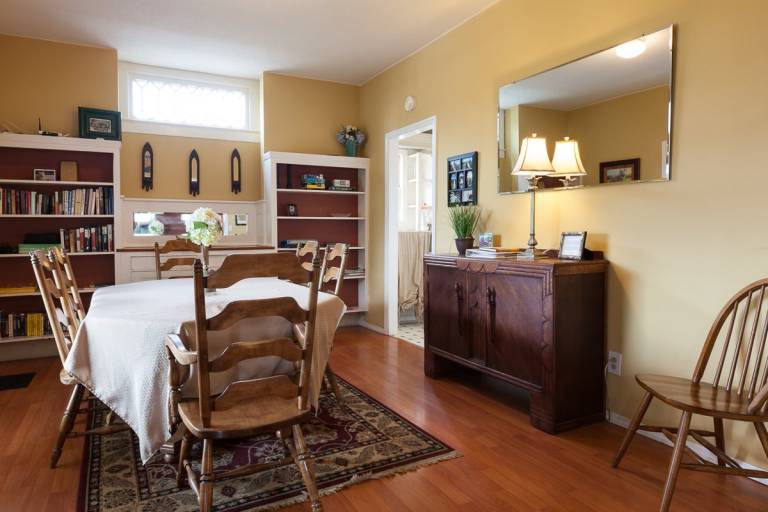 Daisy's Place - Adorable Cottage in the Heart of Hood River, A/C, Mtn & River Views! — photo 4
