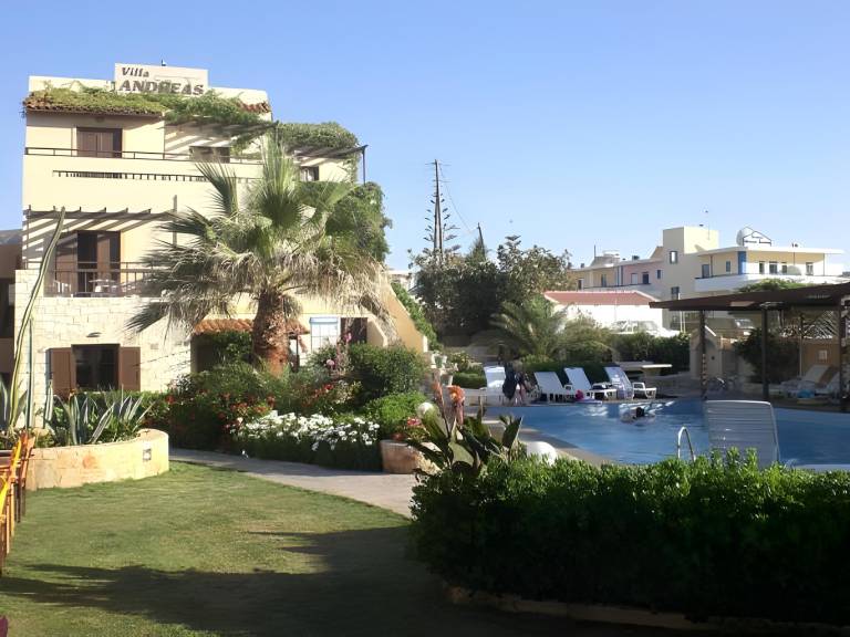 Serviced apartment with garden, pool & terrace | Close to the beach | Pet-friendly in Hersonissos