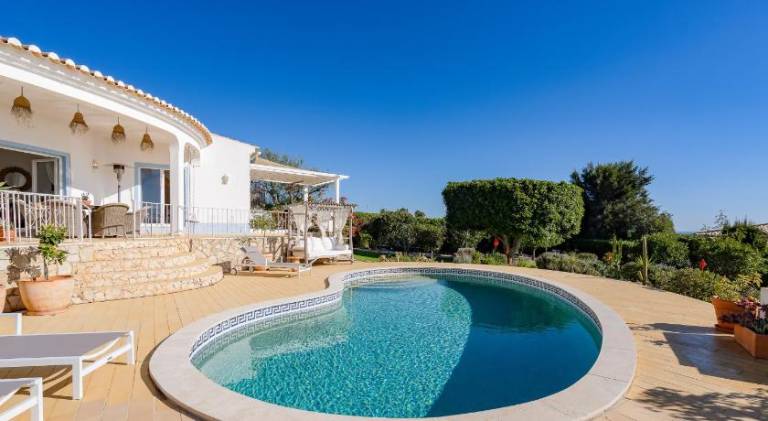 Fully equipped villa with grill, yard & terrace | Perfect for remote work | Pets allowed — photo 4
