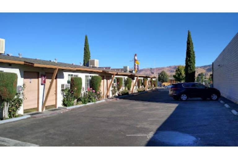 Santa Fe Motel Tehachapi by Hotel O — photo 5
