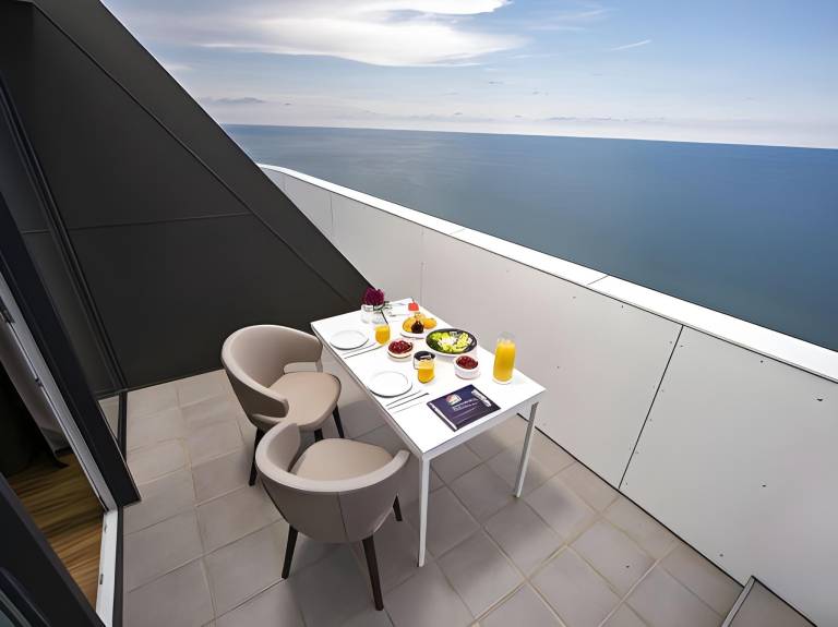 Serviced apartment with 2 rooms for 127 persons — photo 4
