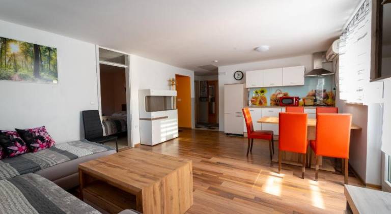 Apartment with patio — photo 2