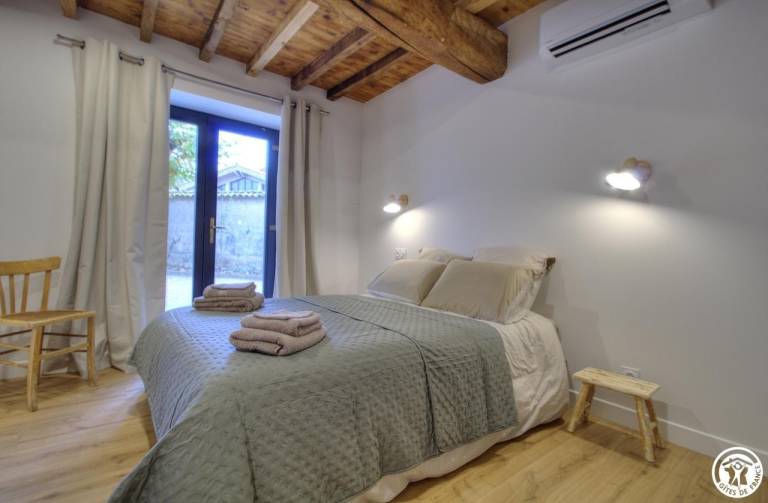 Gite with terrace, garden & heated pool — photo 4