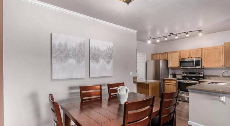 Comfy 2 bed 2 bath Phoenix Paradise with Pool and Gym — photo 4