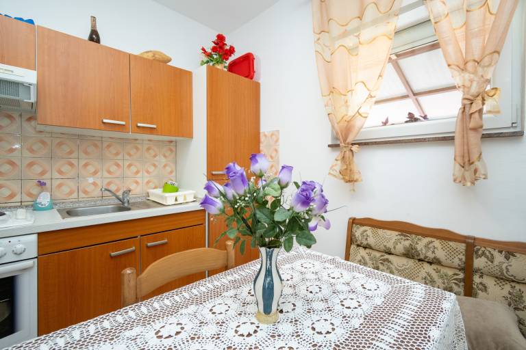 Two bedroom apartment with terrace and sea view Kampor, Rab (A-5056-a) — photo 4