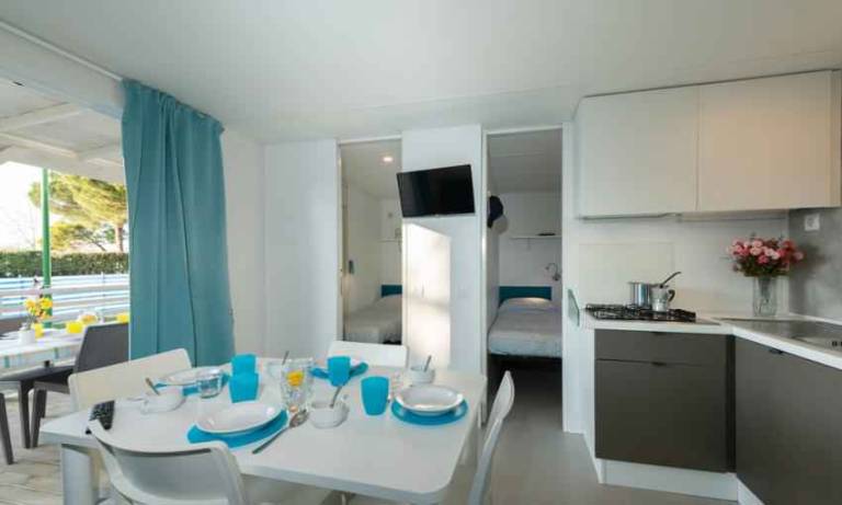 Mobile home with garden, heated pool & sauna — photo 4