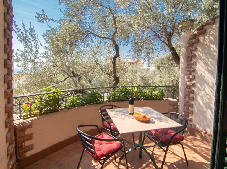 Levantin Inn 1,3 Room N4 Sea Side — photo 2