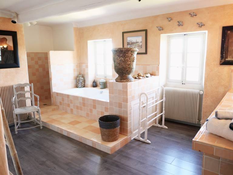 Villa with terrace, private pool & barbecue | Good for workation — photo 5