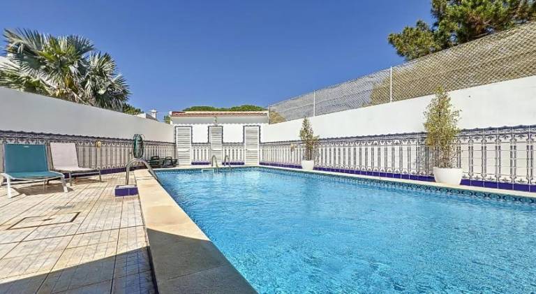 Holiday apartment with pool & terrace — photo 3