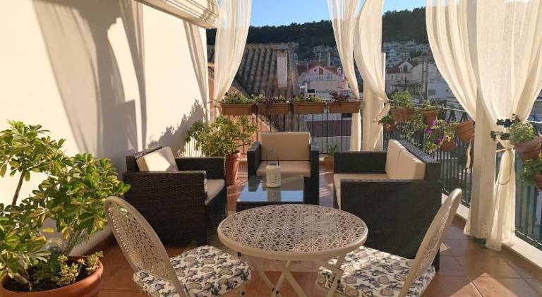 Serviced apartment with patio & garden | Pet-friendly — photo 3
