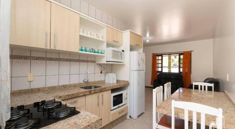 Vacation home with 3 rooms for 10 persons in Bombinhas