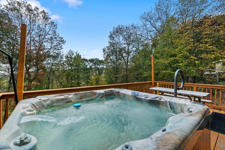 Fam-Friendly Cabin mins 2 Beach Ski w Hot Tub — photo 5