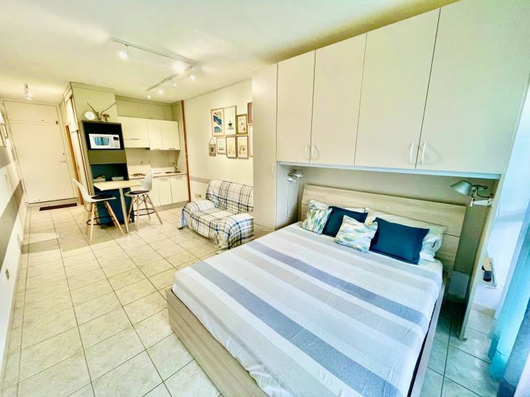 Family-oriented holiday apartment with patio, pool & yard | Pet-friendly — photo 5