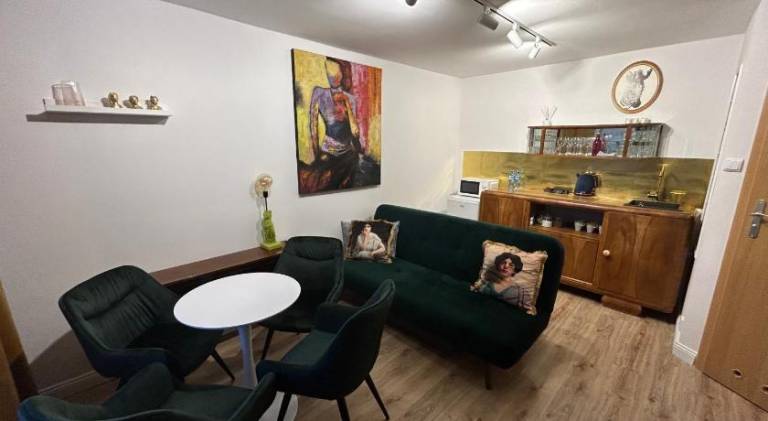 Apartment with patio & garden — photo 3