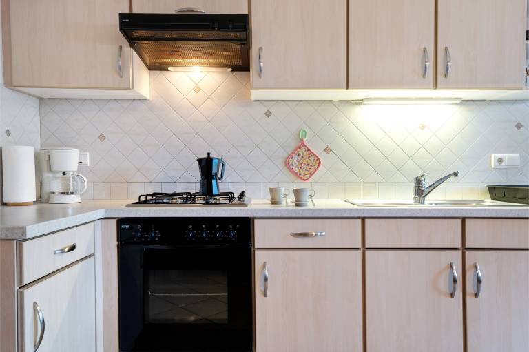 Holiday apartment with patio & yard | City view — photo 5
