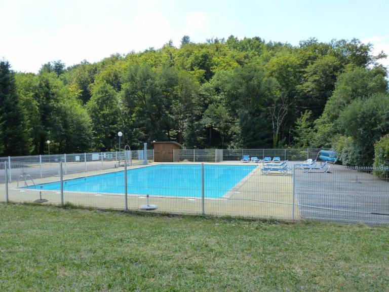House with patio & heated pool | Pets are welcome — photo 2