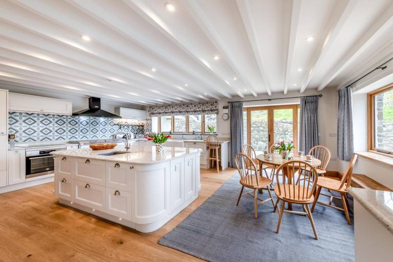 Child-friendly charming cottage with barbecue, patio & yard | Pets allowed — photo 4