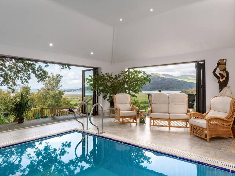 Cottage Arthog
