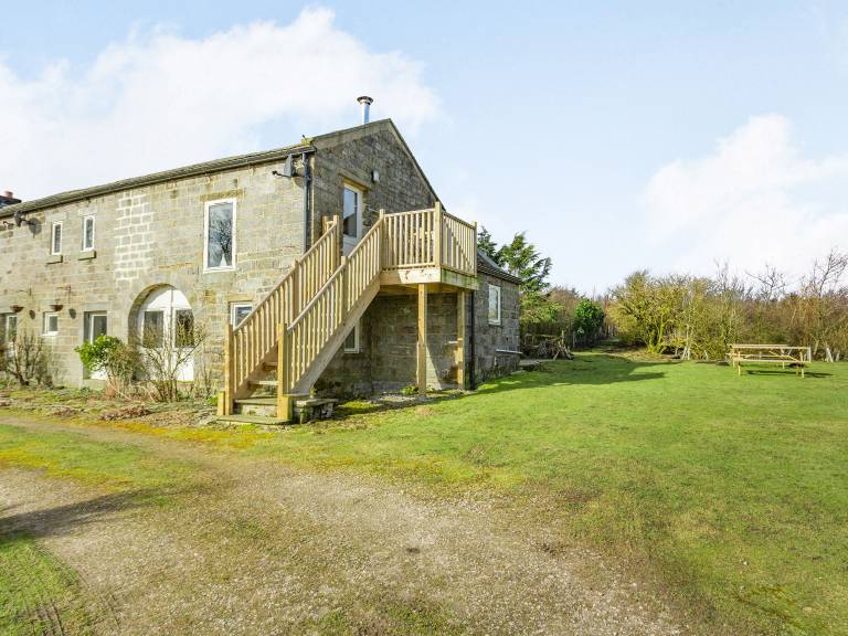 Family-friendly cottage with yard | Pets are welcome — photo 2