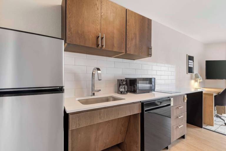 Sonesta Simply Suites Baltimore BWI Airport