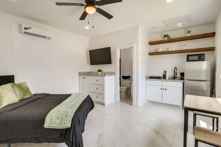 Pool & Beach Access: Modern SPI Studio Near Bars! in South Padre Island, TX
