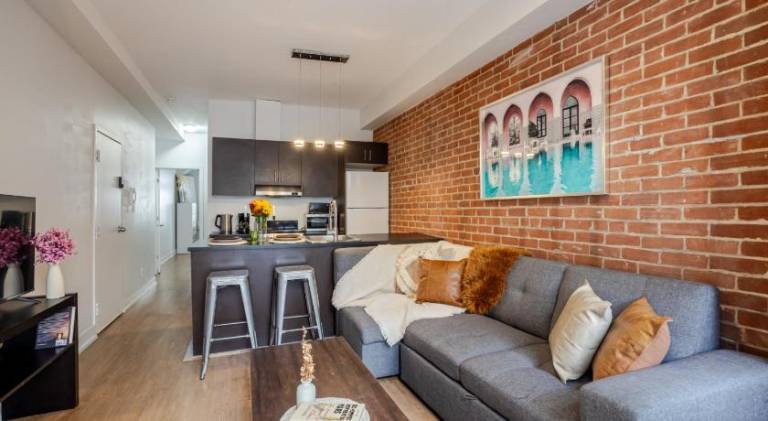 Central 2BDR Condo on Bishop-Vibe Central MTL in Montréal, QC