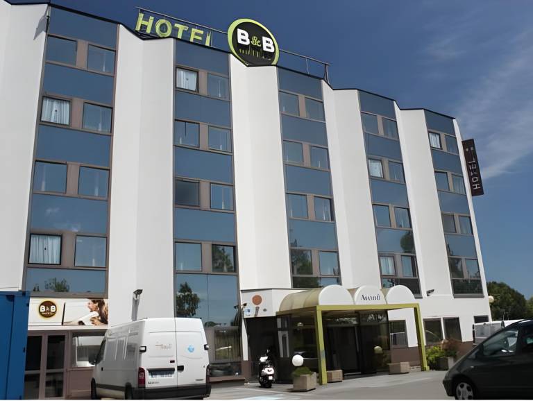 B&B HOTEL Toulouse Centre Canal du Midi in Blagnac
