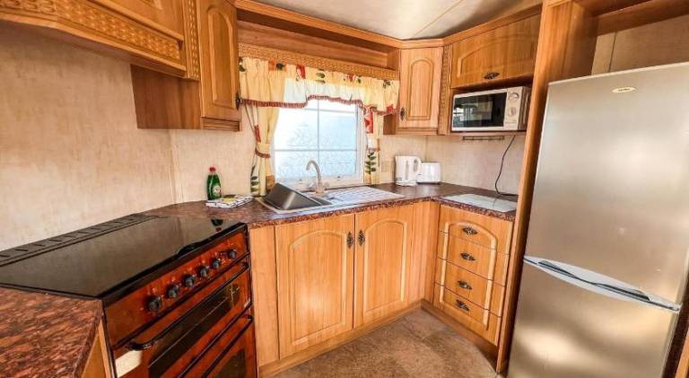 6 Berth Dog Friendly Caravan In Hunstanton, Minutes From The Beach Ref 13013L — photo 4