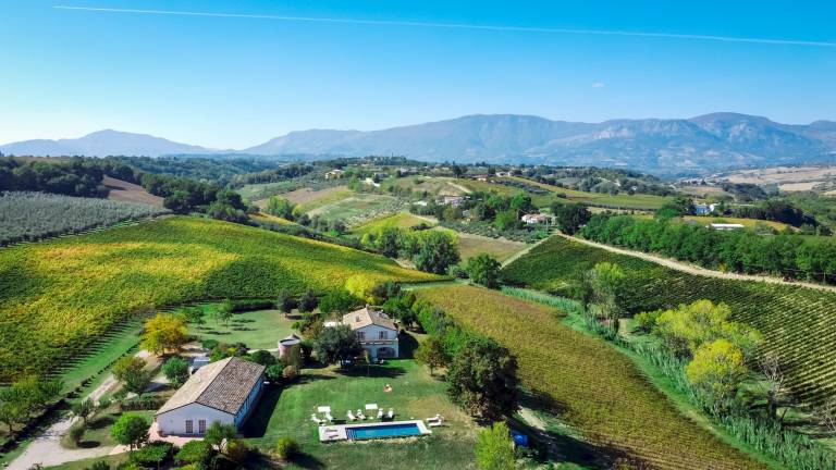 Family-oriented villa with yard, barbeque & private pool | Pool view | Suitable for remote work | Pets are welcome — photo 2