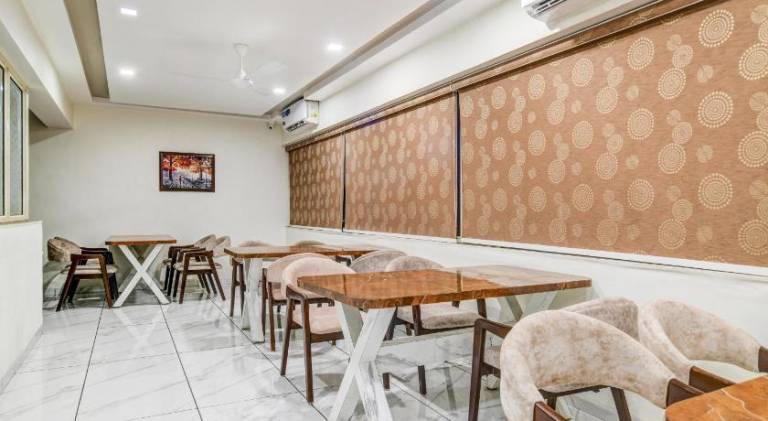 Townhouse Oak PTC Indore Junction — photo 5