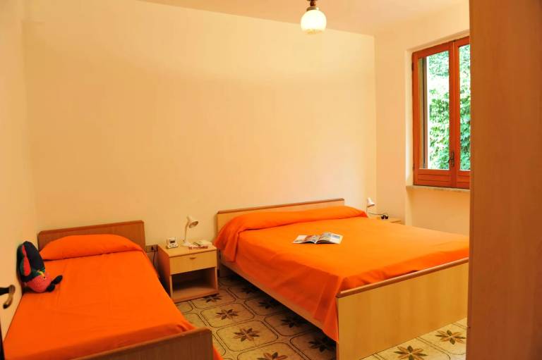 Rental apartment with 1 room for 6 persons — photo 2