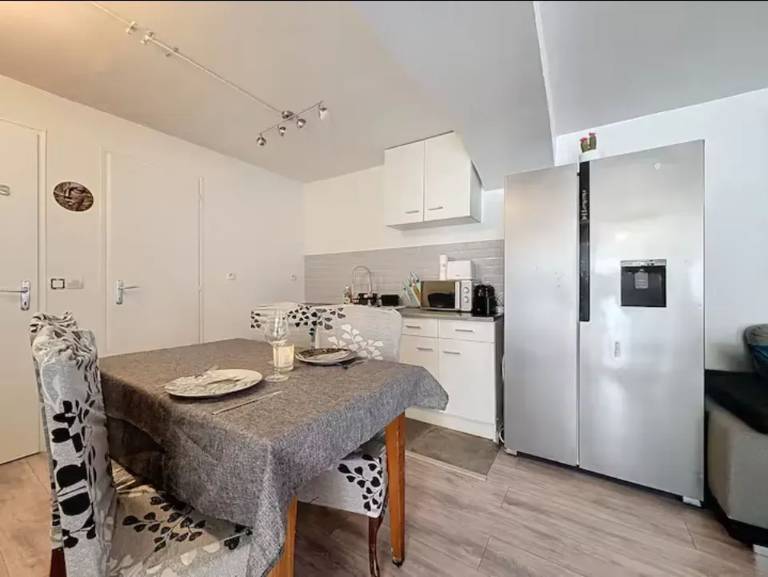 Pleasant apartment with hot tub | Pet-friendly — photo 2