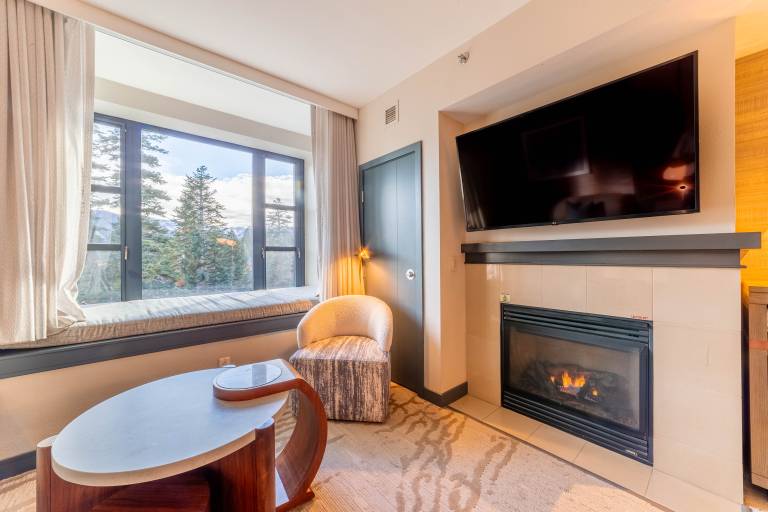 Family-friendly condo with grill, hot tub & heated pool | Mountain view | Next to the ski | Pet-friendly — photo 3