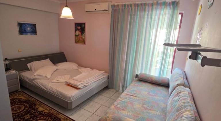 Vacation home with yard & terrace | Beach nearby | Pets are welcome — photo 2
