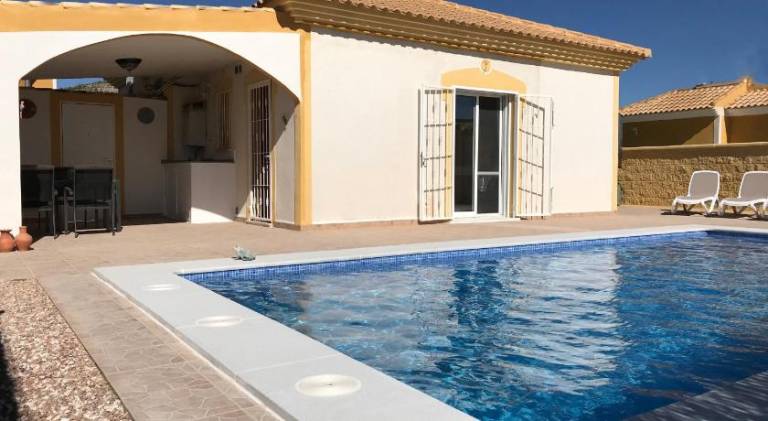 Fully equipped vacation home with barbeque, private pool & terrace | Pets are welcome — photo 4