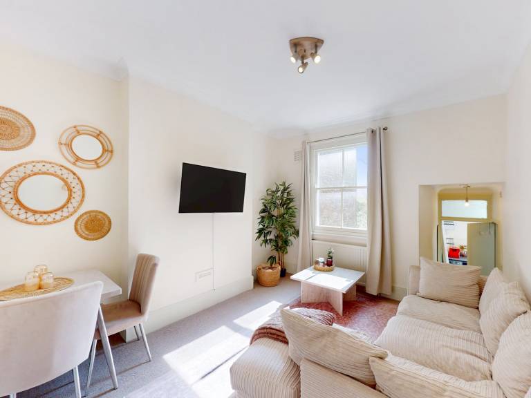 Perfect London base in Kilburn Pass the Keys