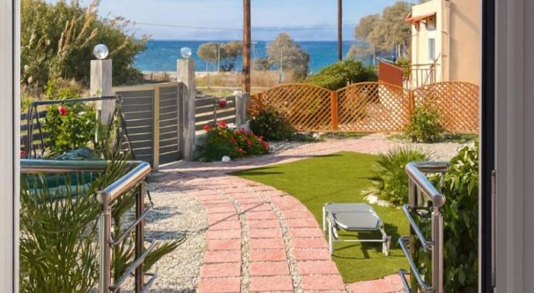 σπίτι  Theologos