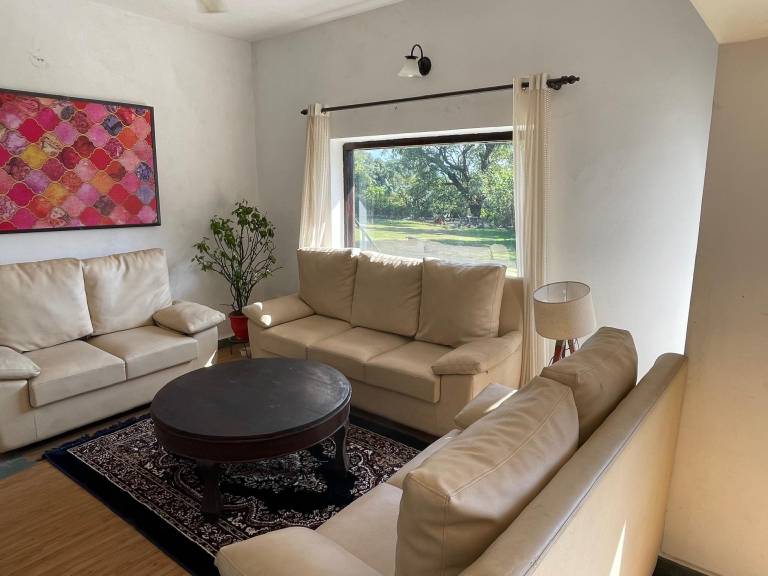 Vacation home with grill & yard in Mussoorie