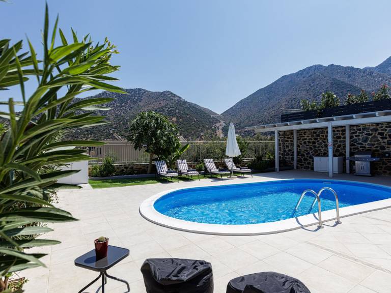 House with garden, barbecue & private pool — photo 2