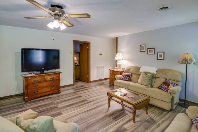 Charming Gatlinburg Home: Pets & Families Welcome! — photo 5