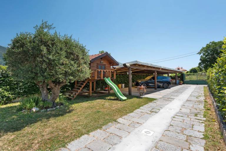 Villa Degli Dei with Mountain Views, Wi-Fi, and Air Conditioning — photo 2