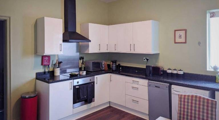 Holiday apartment with 2 rooms for 6 persons — photo 4