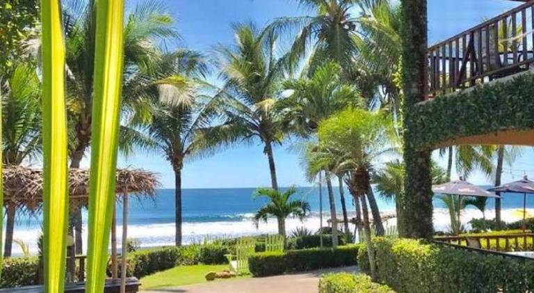 The Backyard Beachfront Hotel in Puntarenas