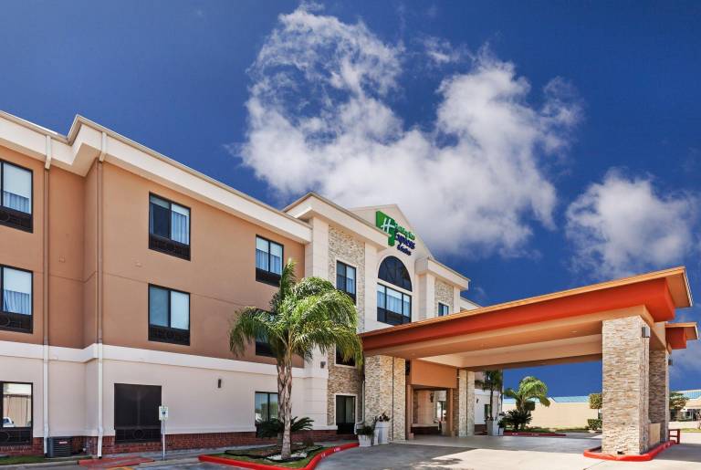 Holiday Inn Express & Suites Houston East by IHG