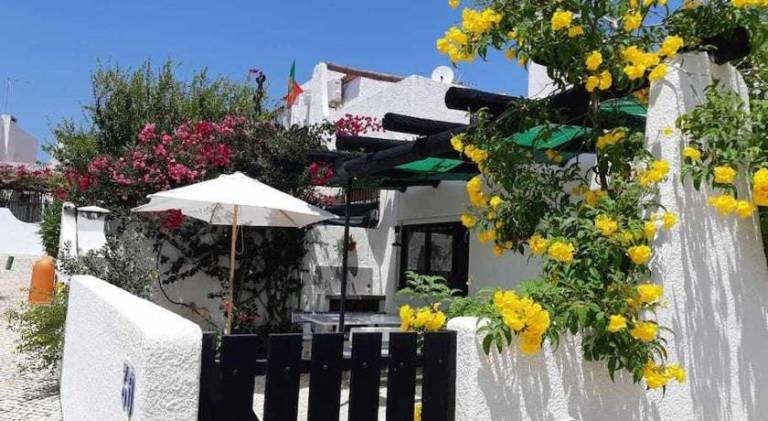 Fully equipped charming vacation home with yard | Pet-friendly in Loulé