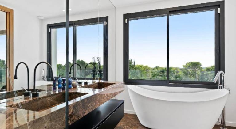 Villa with pool | Pet-friendly — photo 2