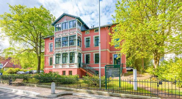 Beautiful apartment with yard | Beach nearby | Pets are welcome in Heringsdorf