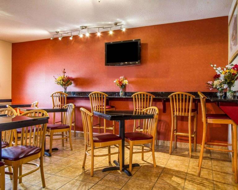 Econo Lodge Freeport - Brunswick Area — photo 5