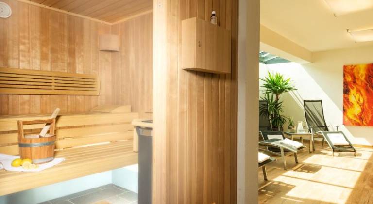 Apartment with patio & sauna — photo 5